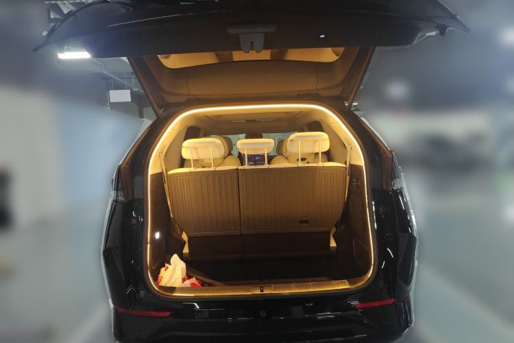 Used XPeng X9 2024 702 Ultra-Long Range Max