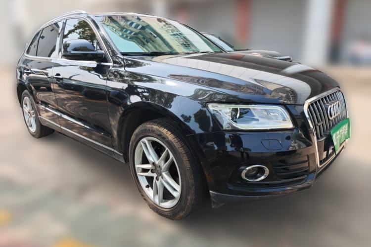 Used Audi Q5 2017 40 TFSI Comfort Model Front Right 45 Deg