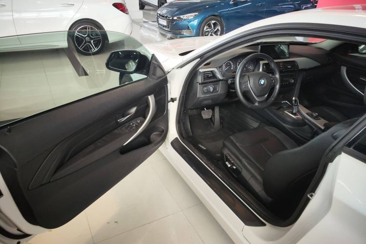 Used BMW 4 Series 2016 420i Fashion Model Driver Seat