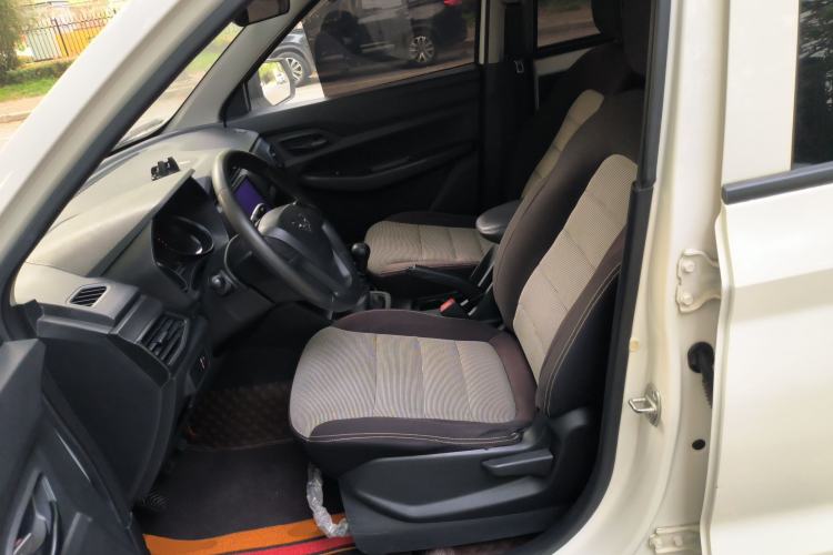 Used Wuling Hongguang 2019 1.5L S Basic Version China VI Standard LAR Left Front Seat