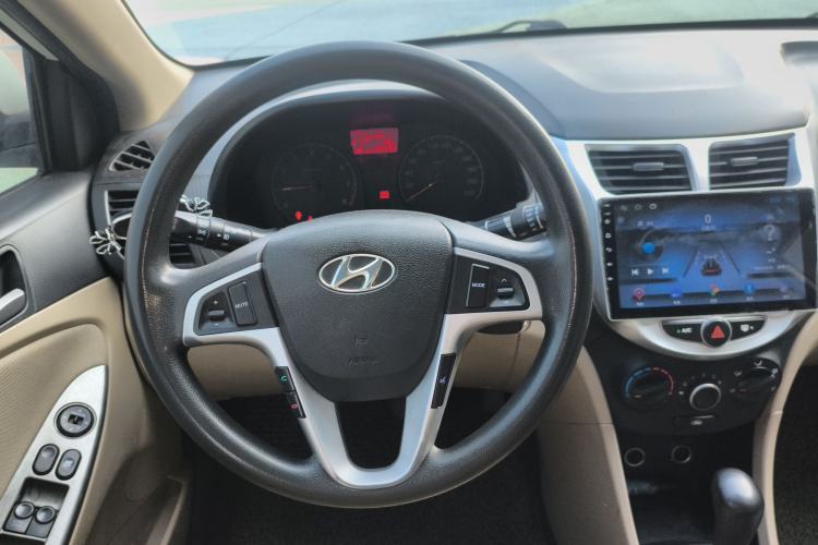 Used Hyundai Verna (older generation) 2014 1.4L Automatic Smart GLS Steering Wheel