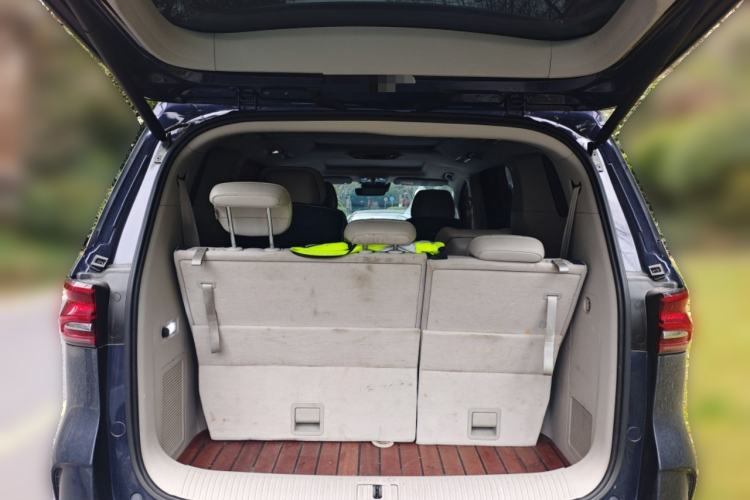 Used Roewe iMAX8 2022 400TGI Prestige Edition Trunk