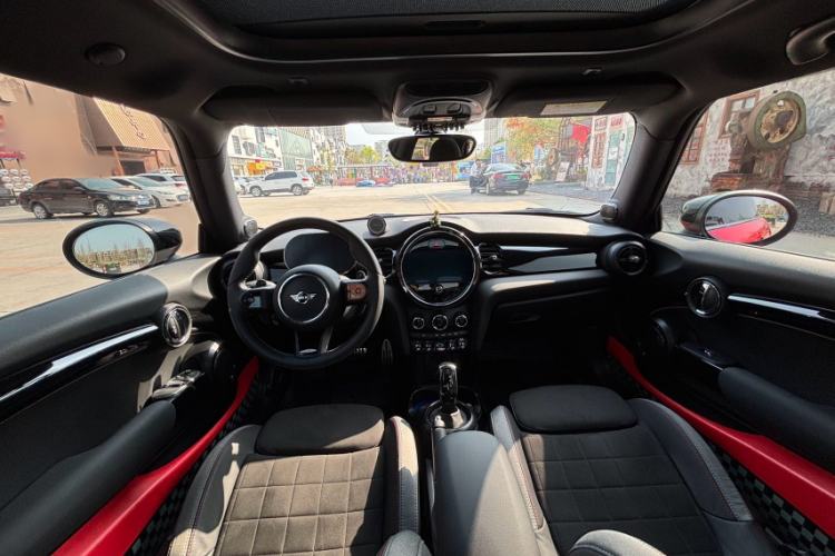 Used MINI 2023 Updated 2.0T COOPER S Racing Driver Interior 2