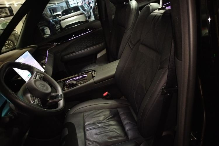 Used Zeekr 009 2024 7-Seater Aisle Version 108 kWh
