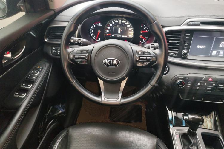 Used Kia Sorento 2015 Sorento L 2.0T Gasoline 4WD Elite Edition 5 Seats China IV Standard