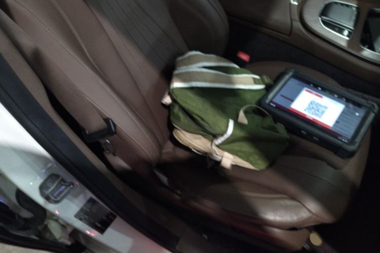 Used Mercedes-Benz E-Class 2019 Facelifted E 300 L Stylish Version Right Front Seat