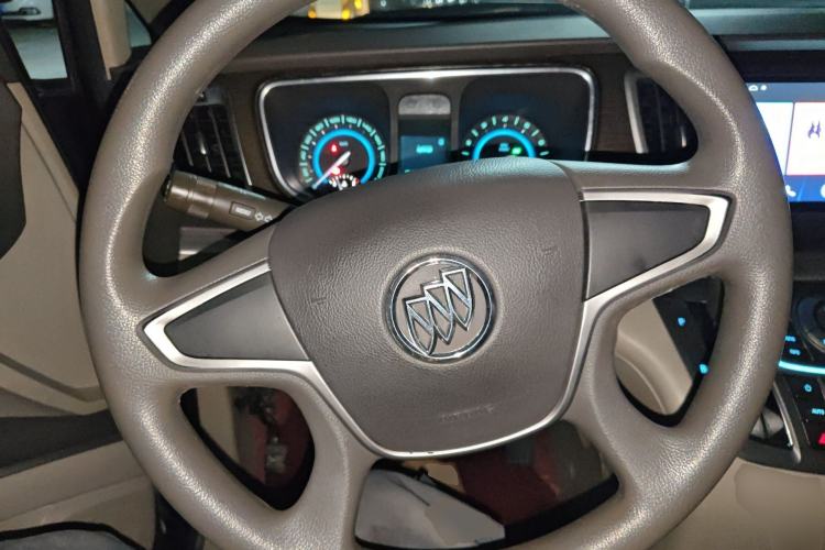 Used Buick GL8 2013 2.4L CT Luxury Business Comfort Edition Steering Wheel