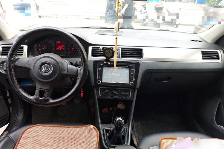 Used Volkswagen Santana 2013 1.6L Manual Comfort Edition
