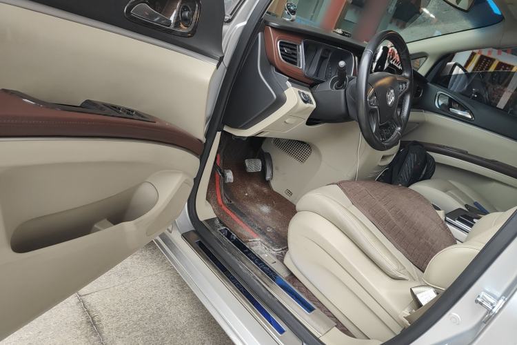 Used Buick GL8 2018 28T Luxury Model China VI Standard Driver Seat