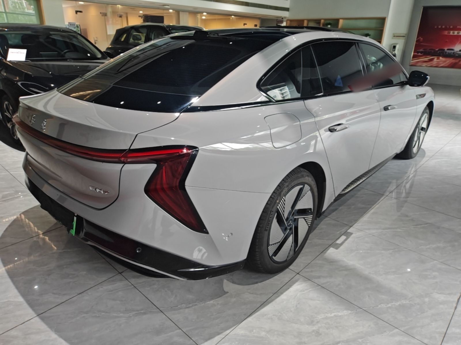 Hongqi EH7 2025 640 All-Wheel Drive Smart Selection Edition — снимка 6