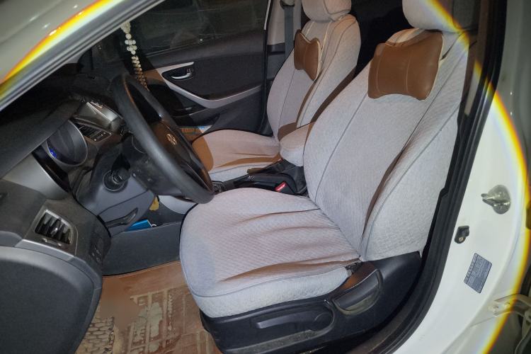 Used Hyundai Elantra (5th Generation / Langdong) 2015 1.6L Automatic Fashion Model