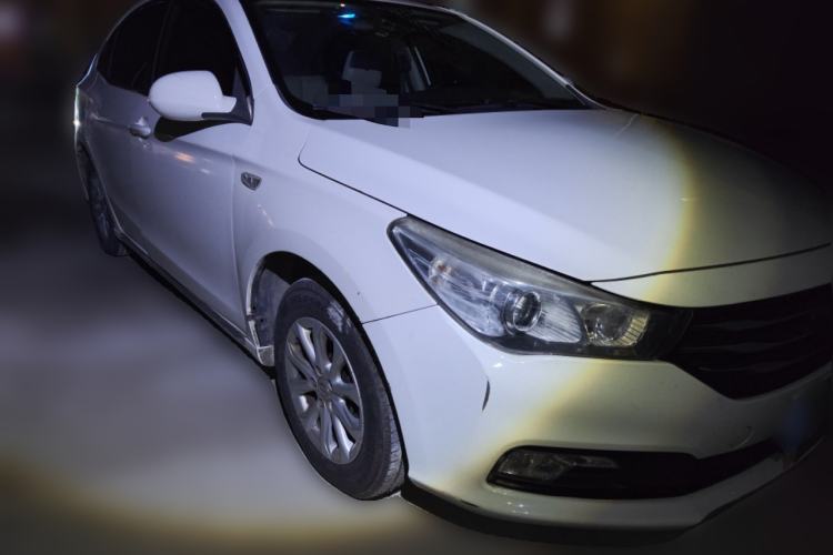 Used GAC Trumpchi GA3S Vision 2014 1.6L Manual Elite Edition Front Right 45 Deg