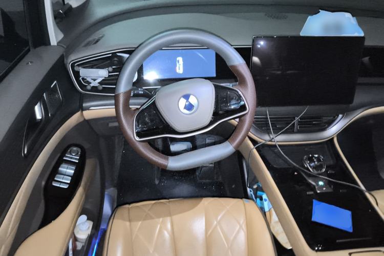 Used Denza D9 2022 DM-i 970 Four-Wheel Drive Prestige Model
