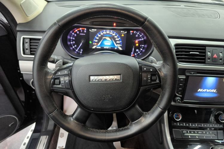 Used Haval H8 2017 2.0T Gasoline 4x4 Smart Enjoyment Version
