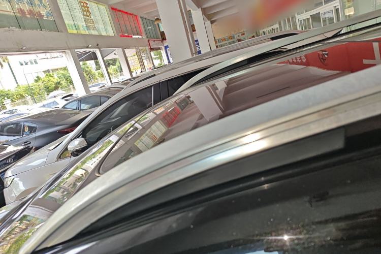 Used Ford Edge 2015 2.0T GTDi Two-Wheel-Drive High-Line Version Roof