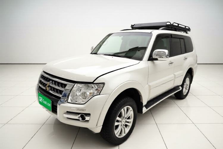 Used Mitsubishi Pajero 2019 V97 3.8L 5-Door GLS Sunroof Dual Differential – Middle East