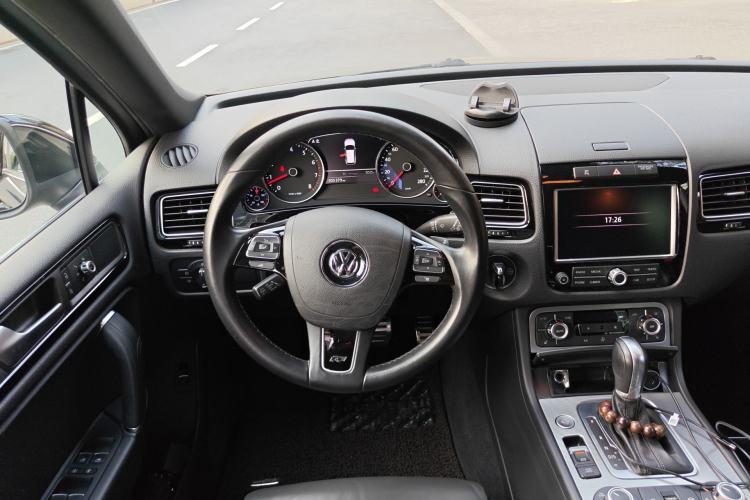 Used Volkswagen Touareg 2012 R-Line High-End Model
