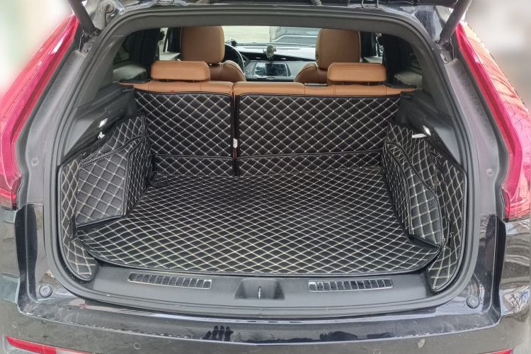 Used Cadillac XT4 2022 28T Two-Wheel Drive Prestige Version Trunk