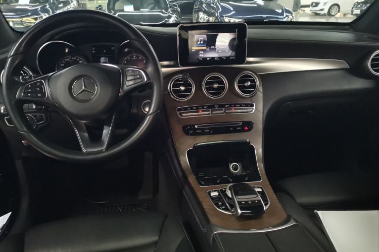 Used Mercedes-Benz GLC 2018 Refreshed GLC 300 4MATIC Dynamic Edition