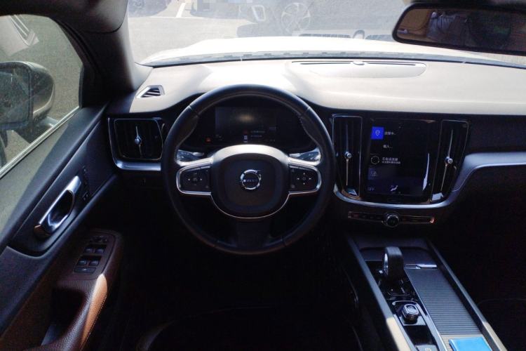 Used Volvo S60 2022 B4 Zhiyi Luxury Edition