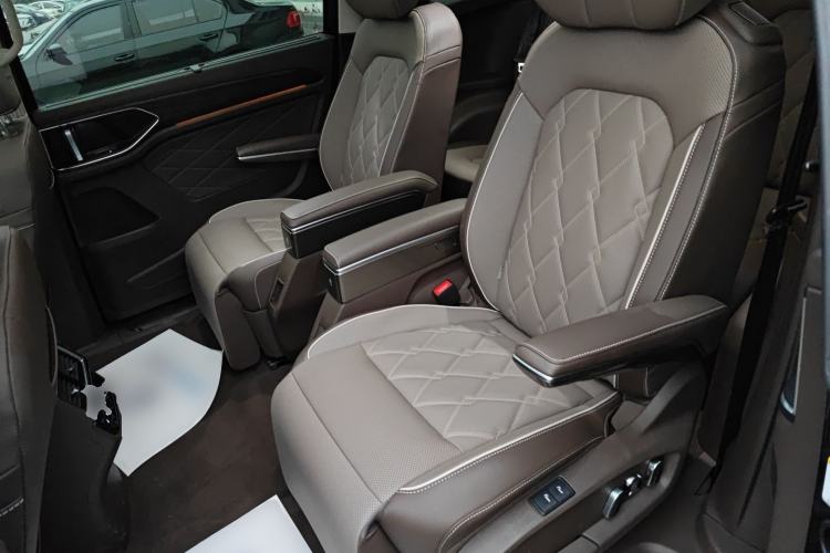 Used Volkswagen Viloran 2024 380TSI Premium Edition
