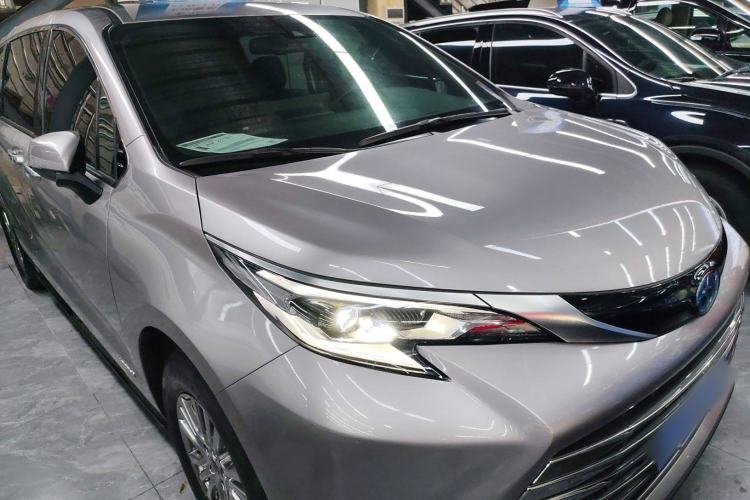 Used Toyota Sienna 2021 2.5L Hybrid Premium Edition