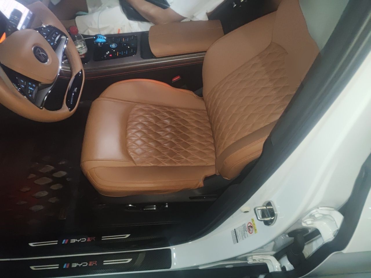 BYD Han 2022 DM-i 121KM Luxury Model — снимка 15