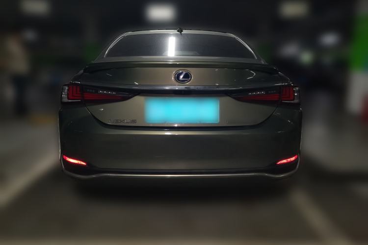 Used Lexus ES 2020 300h Premier Edition