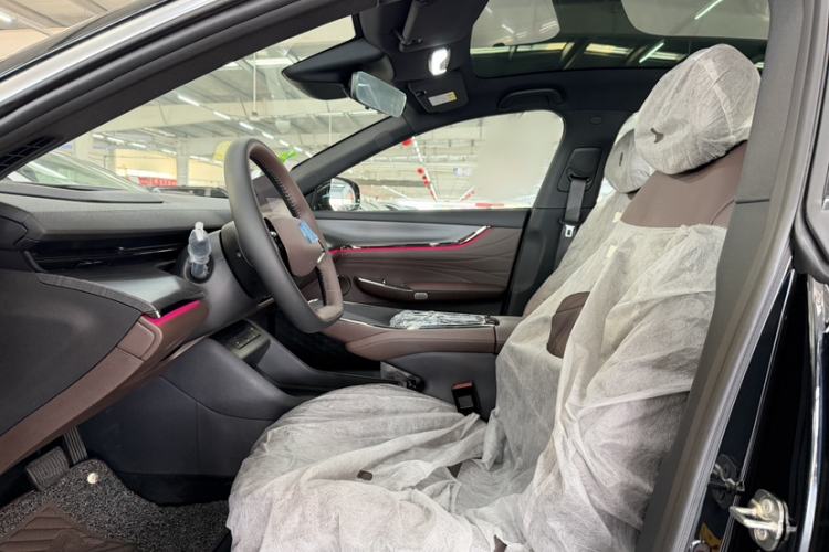 Used CHANGAN NEVO A07 2025 Blue Whale Range-Extending Version 230 Flagship Model Left Front Seat