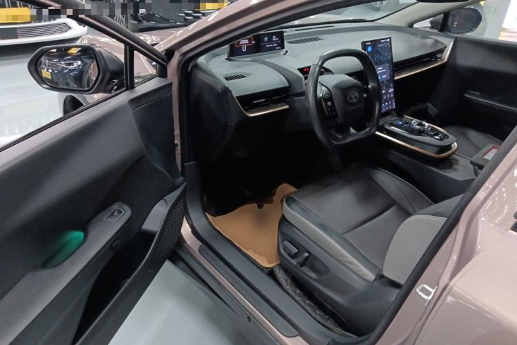 Used Toyota bZ3 2023 616 km Long-Range Premium
