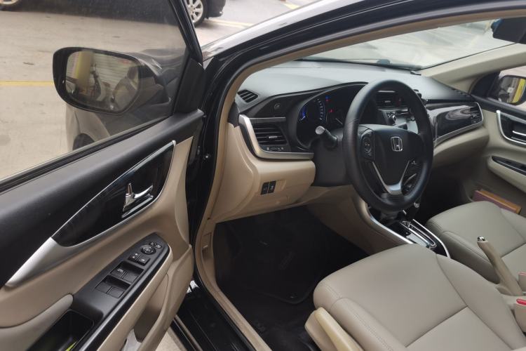 Used Honda Crider 2013 1.8L automatic luxury edition Driver Seat