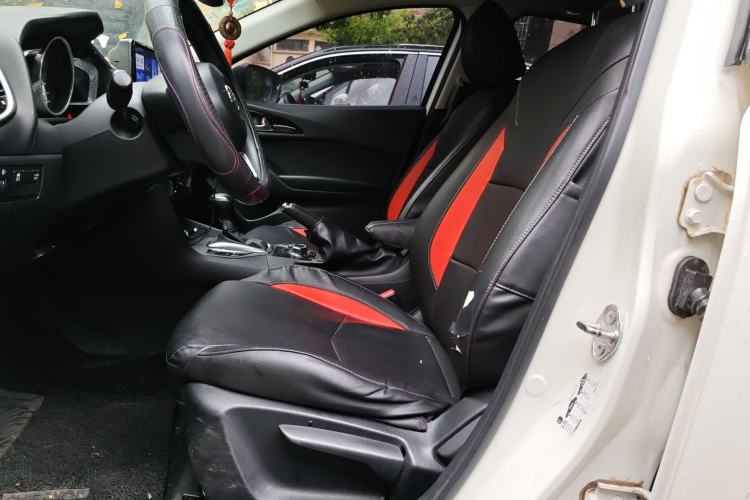 Used Mazda 3 Axela 2016 Sedan 1.5L Automatic Comfort Model