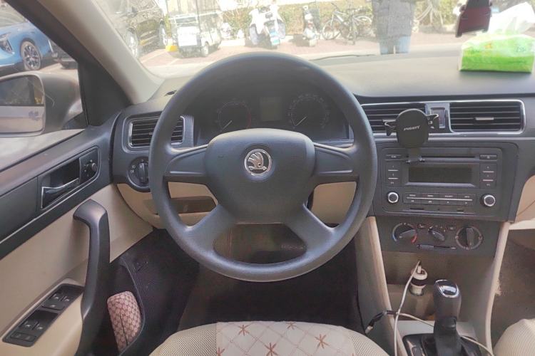 Used Skoda Rapid 2013 1.6L Automatic Smart Selection Model
