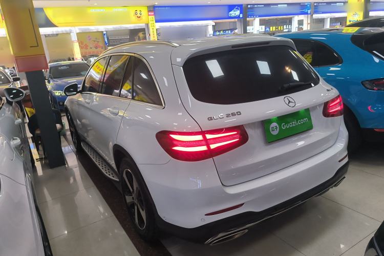 Used Mercedes-Benz GLC 2018 Facelift GLC 260 4MATIC Luxury Edition
