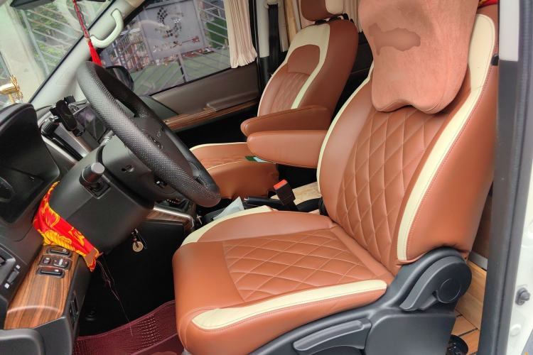 Used FORTHING Lingzhi PLUS 2021 2.0L Manual Standard Version CNG 7 Seats