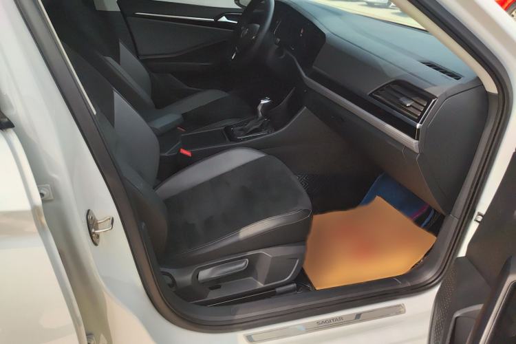Used Volkswagen Sagitar 2021 280TSI DSG Luxury Smart Connectivity Edition Interior 8