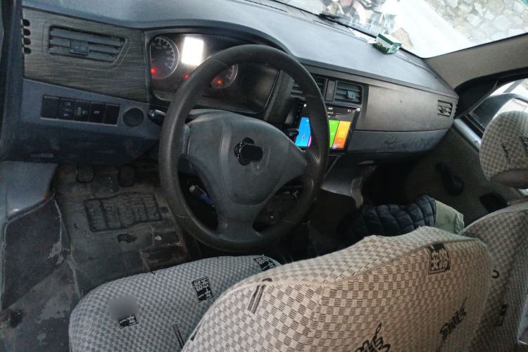 Used Jinbei Hiace X30 2020 1.5L Van Super-Enjoyment Model China VI Standard SWC15M Center Console