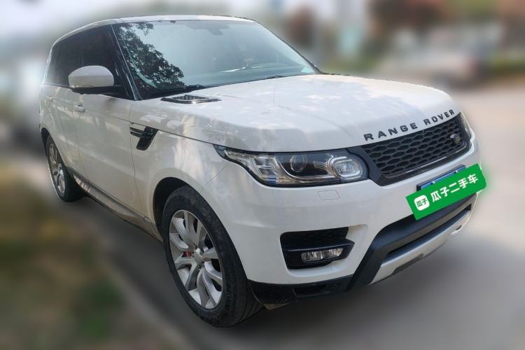 Used Land Rover Range Sport 2015 3.0 SDV6 HSE Front Right 45 Deg