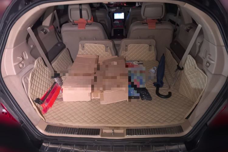 Used Mercedes-Benz R-Class 2011 R 350 L 4MATIC Trunk