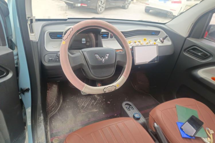 Used Wuling Hongguang MINIEV 2020 Enjoyment Model Lithium Iron Phosphate Center Console