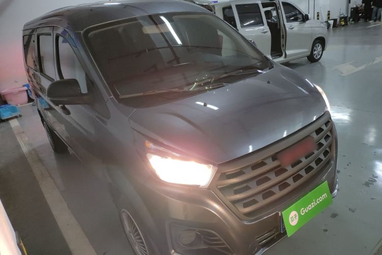 Used Jinbei Gold Hiace M Classic 2024 1.5L Engineering Lion Passenger Vehicle 5 Seats
