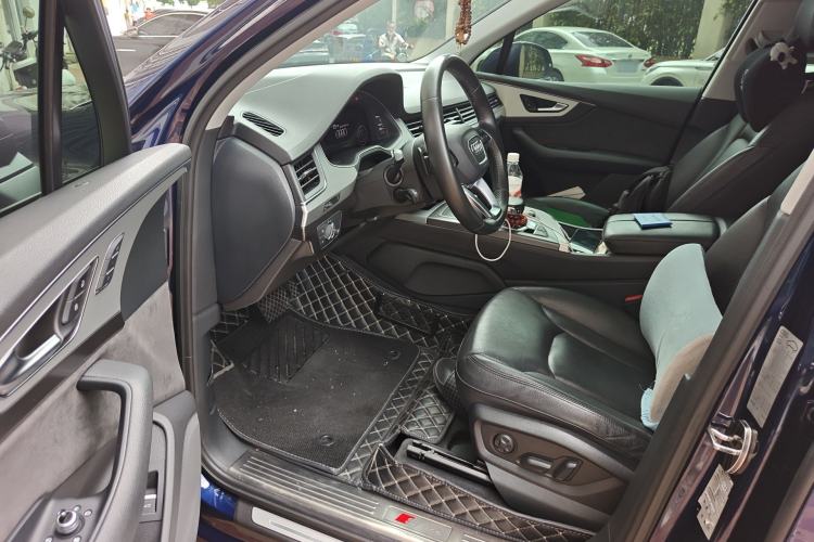 Used Audi Q7 2018 40 TFSI Comfort Model Driver Seat