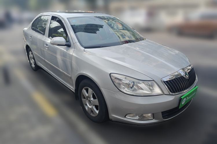 Used Skoda Octavia 2012 1.6L Automatic Yijun Edition Front Right 45 Deg