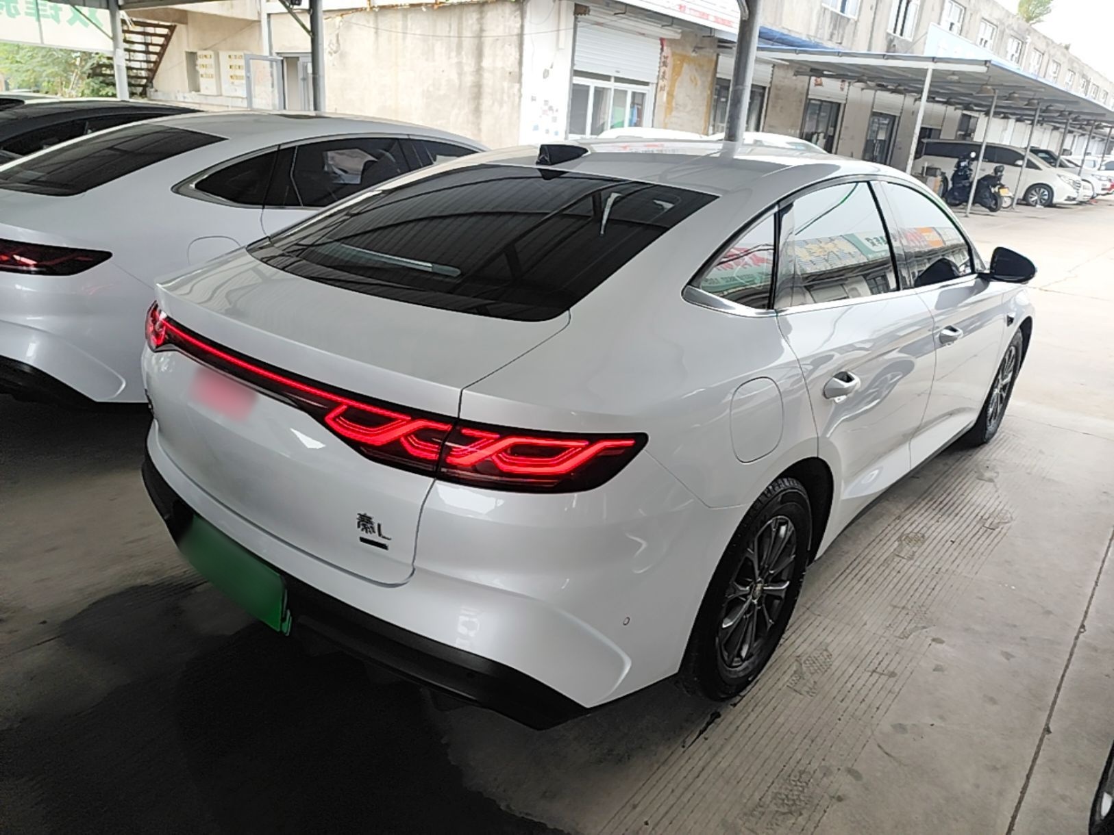 BYD Qin L 2025 DM-i Smart Drive 80KM Leading Model — снимка 6