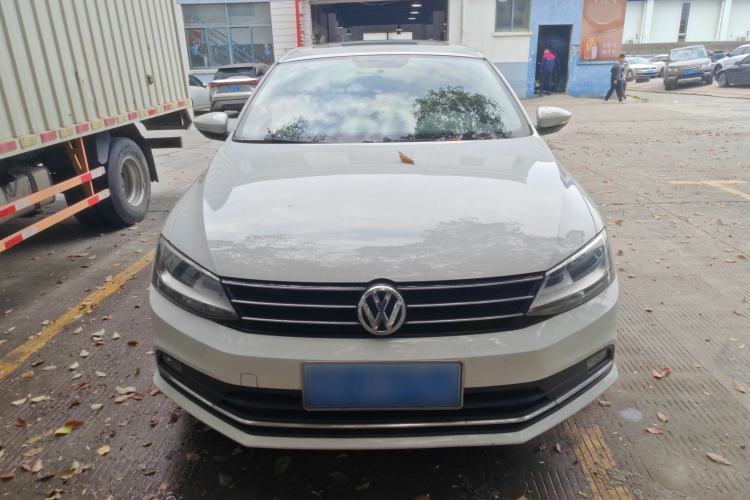 Used Volkswagen Sagitar 2015 230TSI Automatic Comfort Version Front