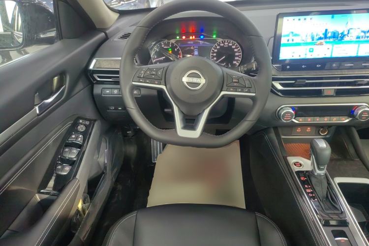 Used Nissan Teana 2025 Model 2.0L XL-TLS Enjoyment Edition
