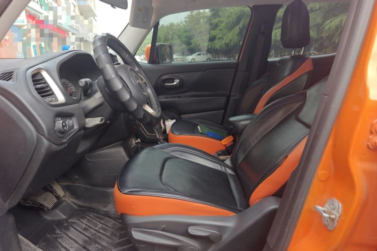 Used Jeep Renegade 2018 Connected Large Screen Version 180T Automatic High-Energy Edition Left Front Seat