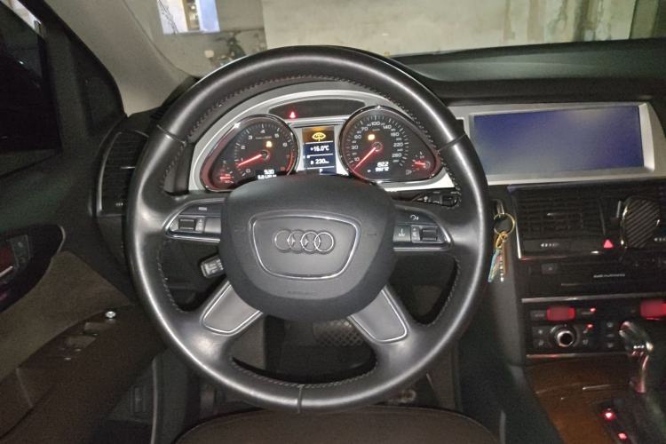 Used Audi Q7 
