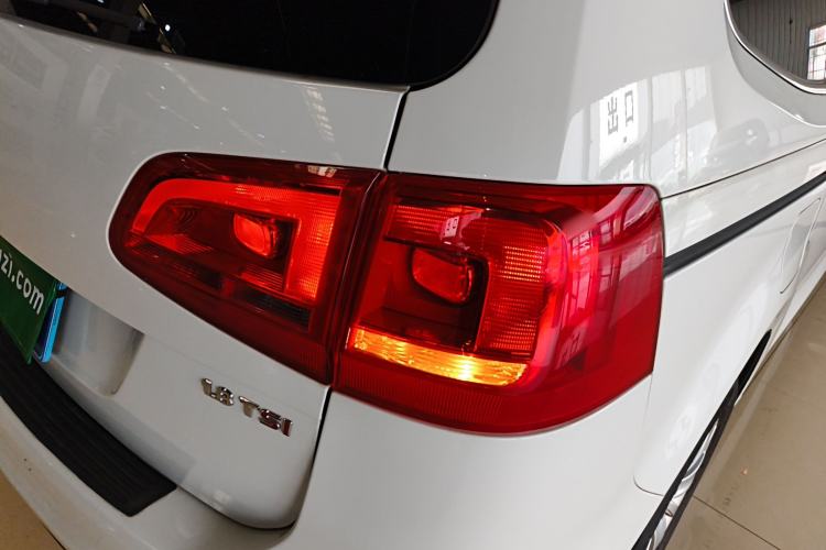 Used Volkswagen Sharan 2013 1.8TSI Standard Model
