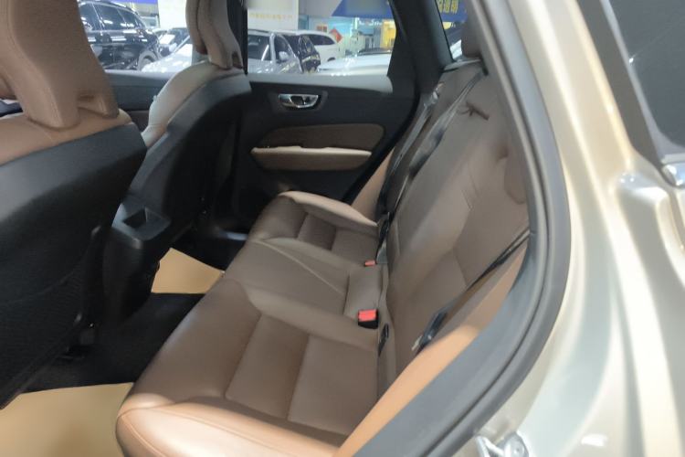 Used Volvo XC60 2022 B5 4x4 Smart Luxury Edition